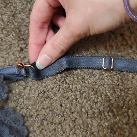 3/$15 Savage Fenty Floral Lace Convertible Bra 32D - Picture 2 of 7